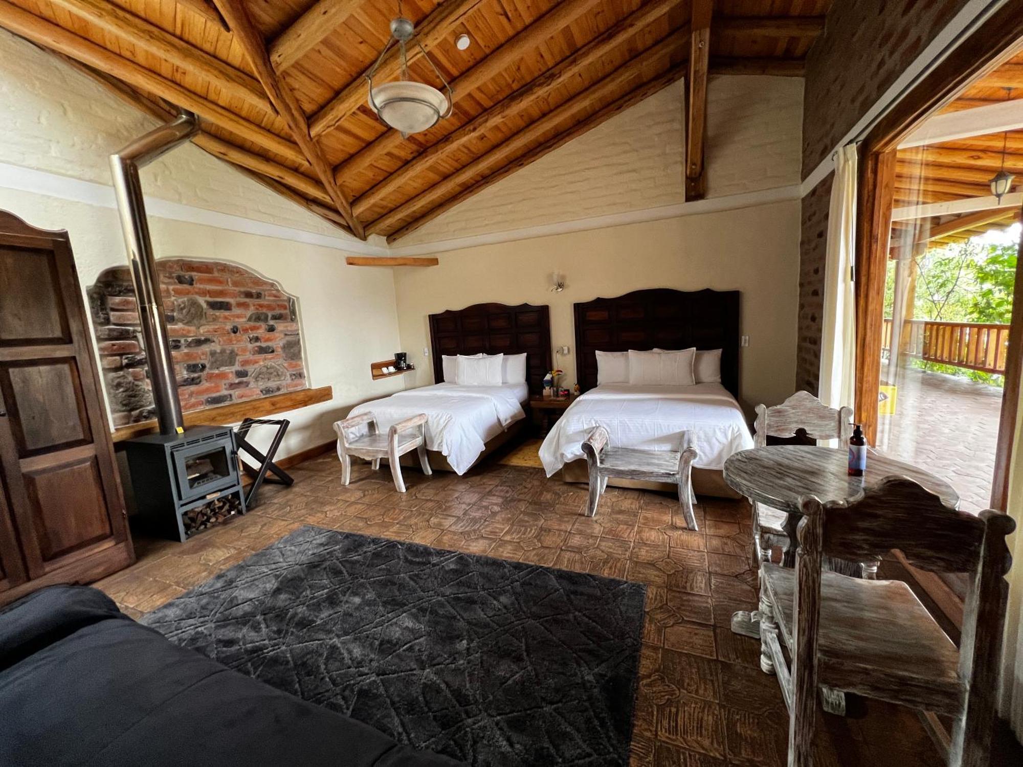 Hacienda Jimenita Wildlife Reserve Puembo エクステリア 写真